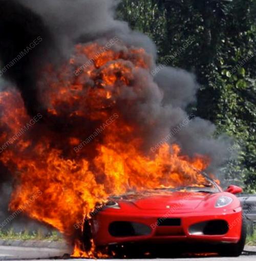 NS03_17032012_FERRARI_TERBAKAR