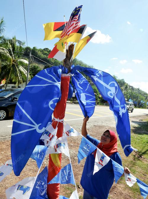 NS03_17042013_BENDERA