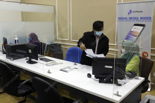 PEJABAT KERAJAAN BEROPERASI SEPERTI BIASA