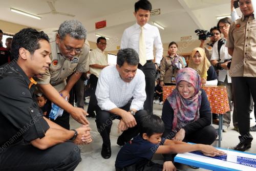 NS03_18092015_KHAIRY_MyTID