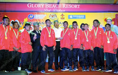 NS03_18112015_MADHZIR_MURID