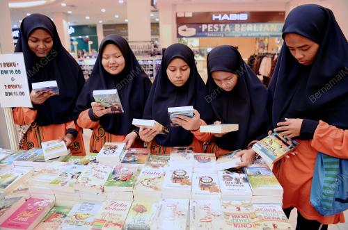 NS03_19042019_PESTA_BUKU_BN201904176934