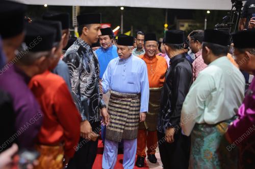 TUANKU MUHRIZ TUANKU MUNAWIR  