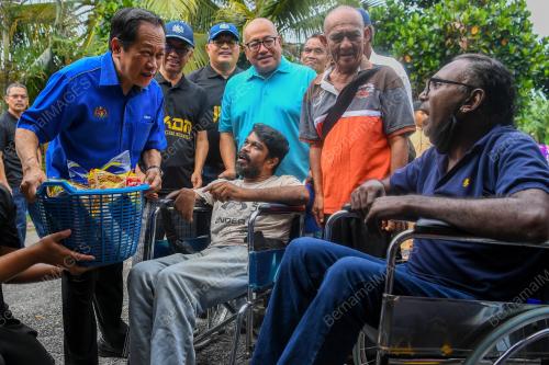 DATUK SERI AHMAD MASLAN