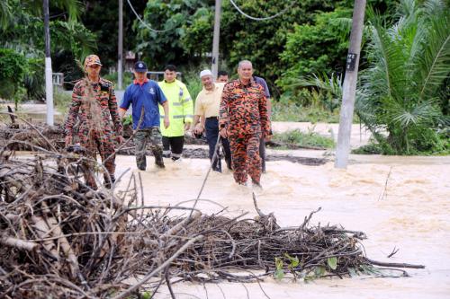 NS03_20032017_BANJIR_KILAT