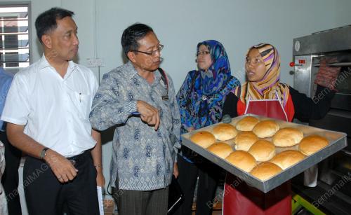 DR MOHD HADI MUHD MELAYONG