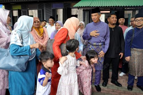 DATUK SERI MOHAMAD HASAN