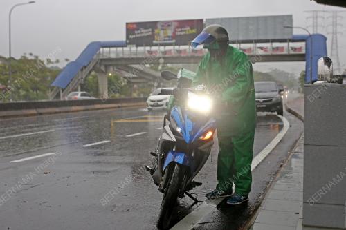 HUJAN LEBAT DI SEREMBAN