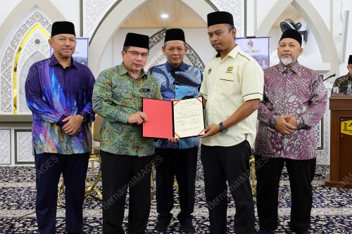 DATUK SERI AMINUDDIN HARUN