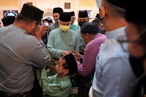 TUANKU MUHRIZ TUANKU MUNAWIR