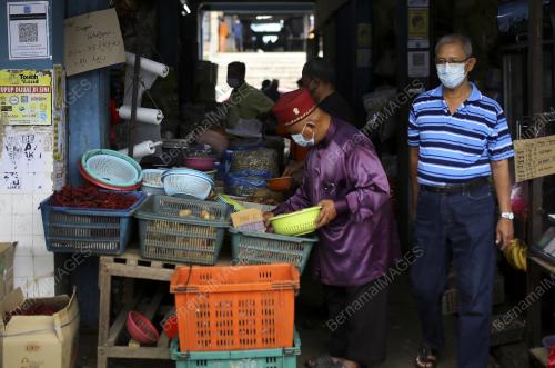 PEMATUHAN SOP DI TEMPAT AWAM