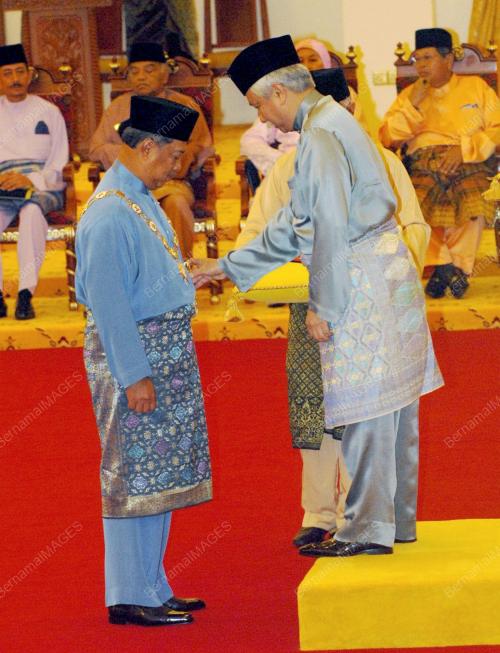 TUANKU MUHRIZ IBNI ALMARHUM TUANKU MUNAWIR