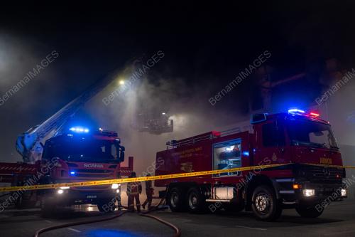 KEDAI BUKU DUA TINGKAT TERBAKAR