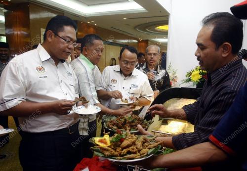 DATUK SERI NOH OMAR