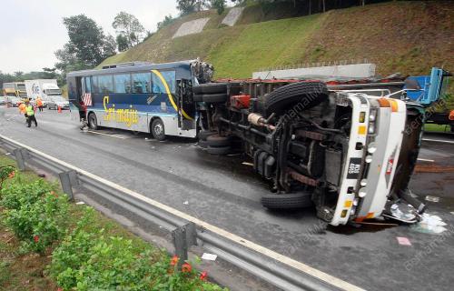 KEMALANGAN BAS