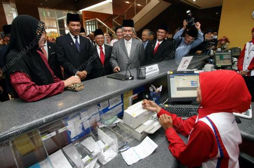 NS03_25012011_TUANKU_MUHRIZ