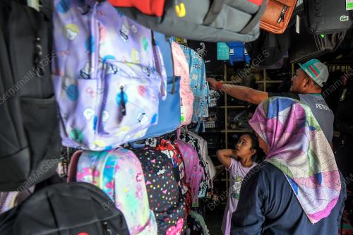 PERSIAPAN BARANGAN KELENGKAPAN SEKOLAH