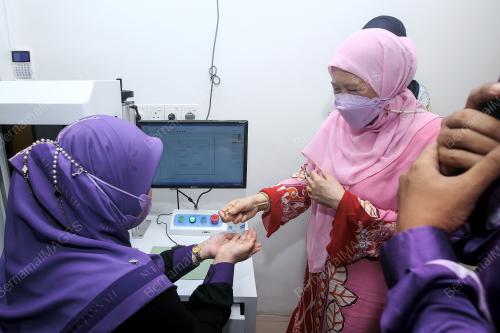 DATUK SERI AZIZAH MOHD DUN