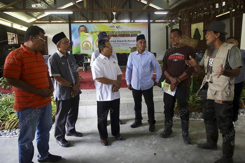 DATUK SERI AHMAD HAMZAH