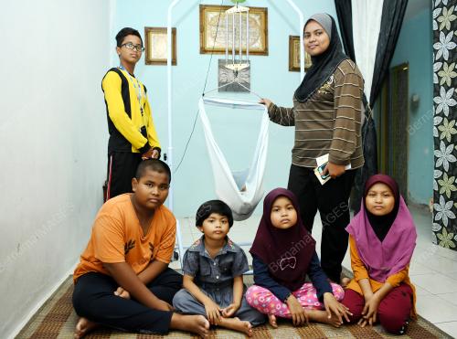 NOOR AMILIYANA AMRAN
