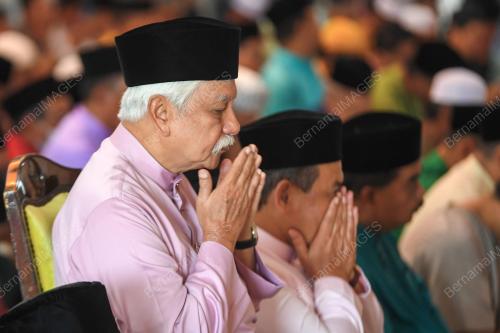 TUANKU MUHRIZ TUANKU MUNAWIR