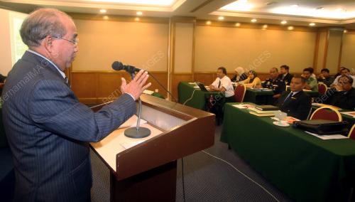 DATUK WAN AHMAD WAN OMAR