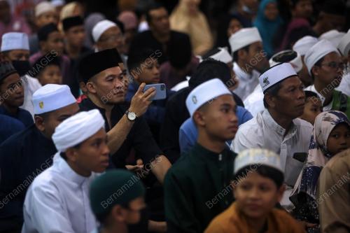 SANTAI AMBANG TAHUN BAHARU ANAK MUDA