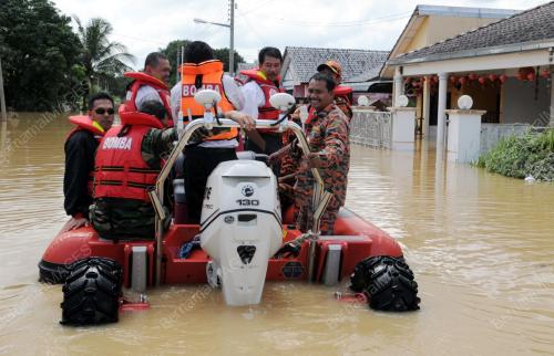 NS04_01022011_MOHAMAD_BANJIR