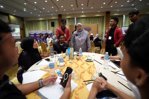 FUZIAH SALLEH