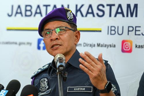 DATUK AMRAN AHMAD