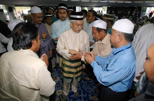 TUANKU MUHRIZ TUANKU MUNAWIR