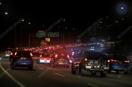 ALIRAN TRAFIK LEBUHRAYA UTARA-SELATAN