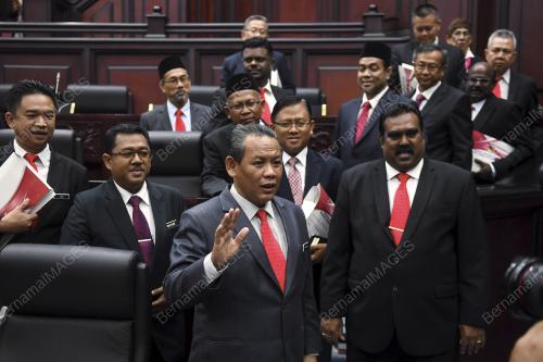 NS04_02072018_SIDANG_KHAS_BN201806251363