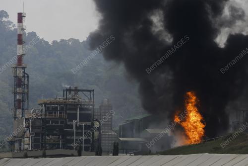 NS04_02102019_STOR_TERBAKAR
