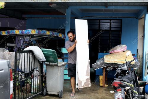 PASCA BENCANA BANJIR DI TAMPIN