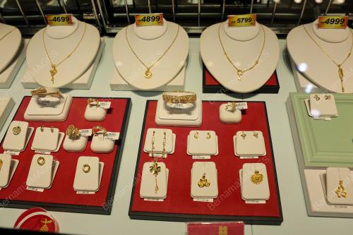 ROMPAKAN KEDAI EMAS
