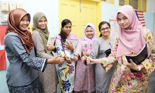 NS04_05052014_PAKAIAN_SEKOLAH