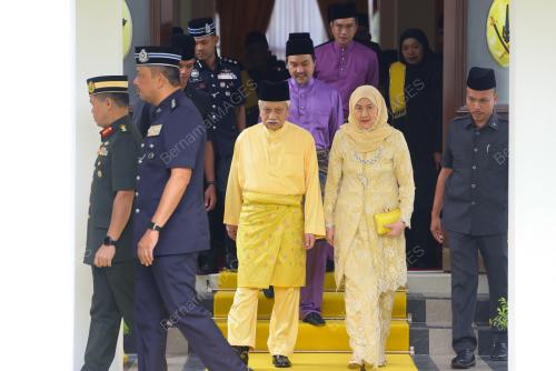 TUANKU MUHRIZ TUANKU MUNAWIR