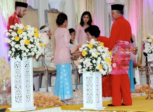 NS04_05092013_RESEPSI_PERSANDINGAN