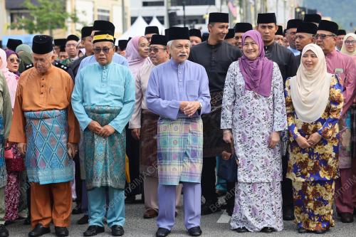 TUANKU MUHRIZ TUANKU MUNAWIR
