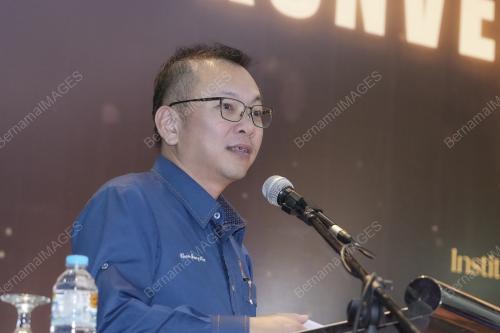 DATUK CHAN FOONG HIN