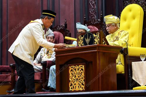 TUANKU MUHRIZ TUANKU MUNAWIR