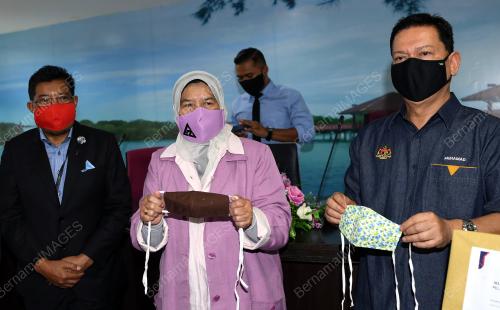 ZURAIDA KAMARUDDIN