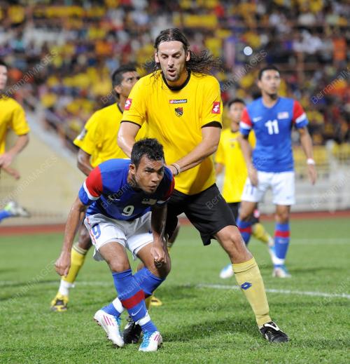 BOLA SEPAK PERSAHABATAN