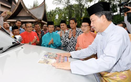 NS04_09012015_BANTUAN_BANJIR