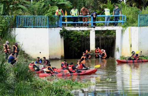 BOMBA DAN PENYELAMAT