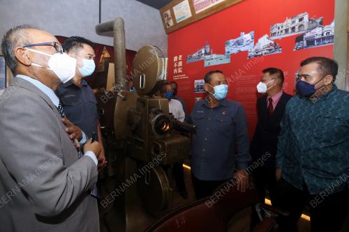 DATUK SERI AMINUDDIN HARUN