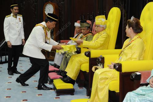 NS04_10042017_SIDANG_DUN