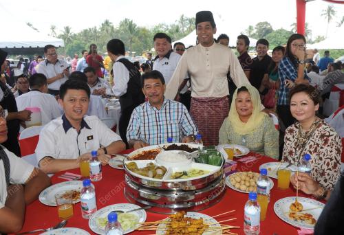 NS04_10082014_KHAIRY_RAYA