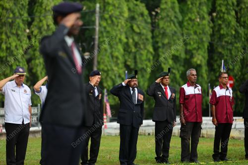 HARI PAHLAWAN